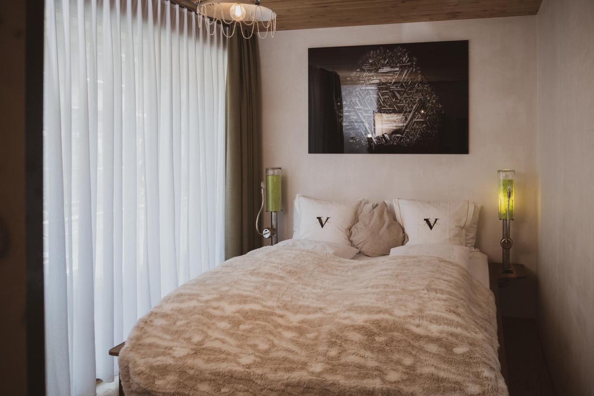 Backstage Hotel Serviced Apartments Zermatt Bagian luar foto
